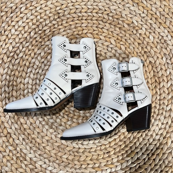 Coach Pheobe bootie in color chalk. Women’s size 6 - Picture 2 of 8